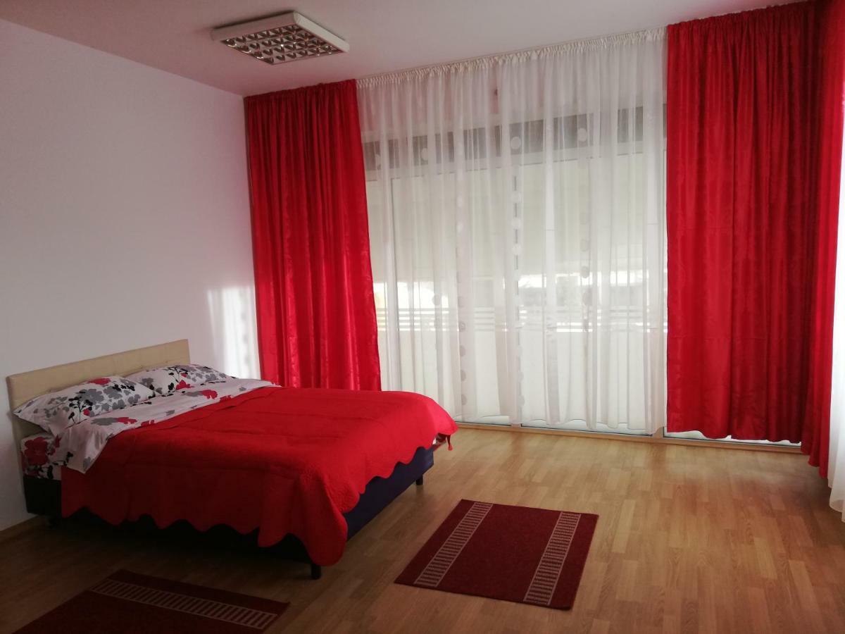 Pensiunea La Safari Targu Neamt Exteriér fotografie