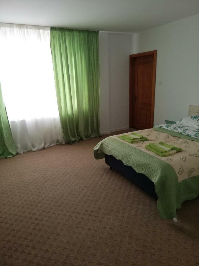 Pensiunea La Safari Targu Neamt Exteriér fotografie