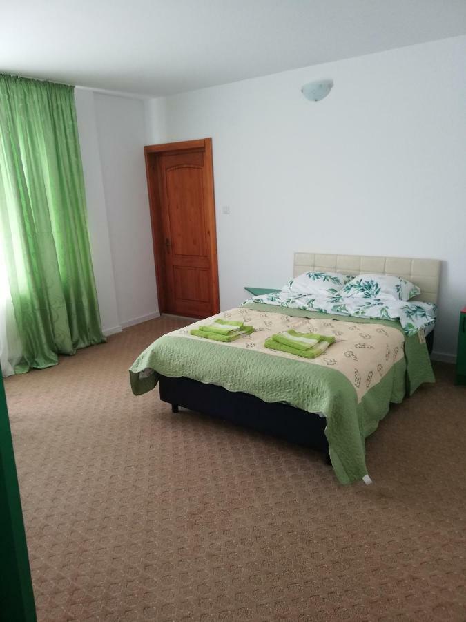 Pensiunea La Safari Targu Neamt Exteriér fotografie