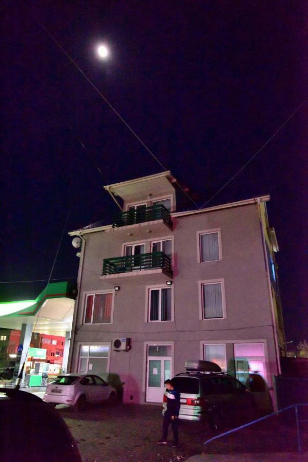 Pensiunea La Safari Targu Neamt Exteriér fotografie