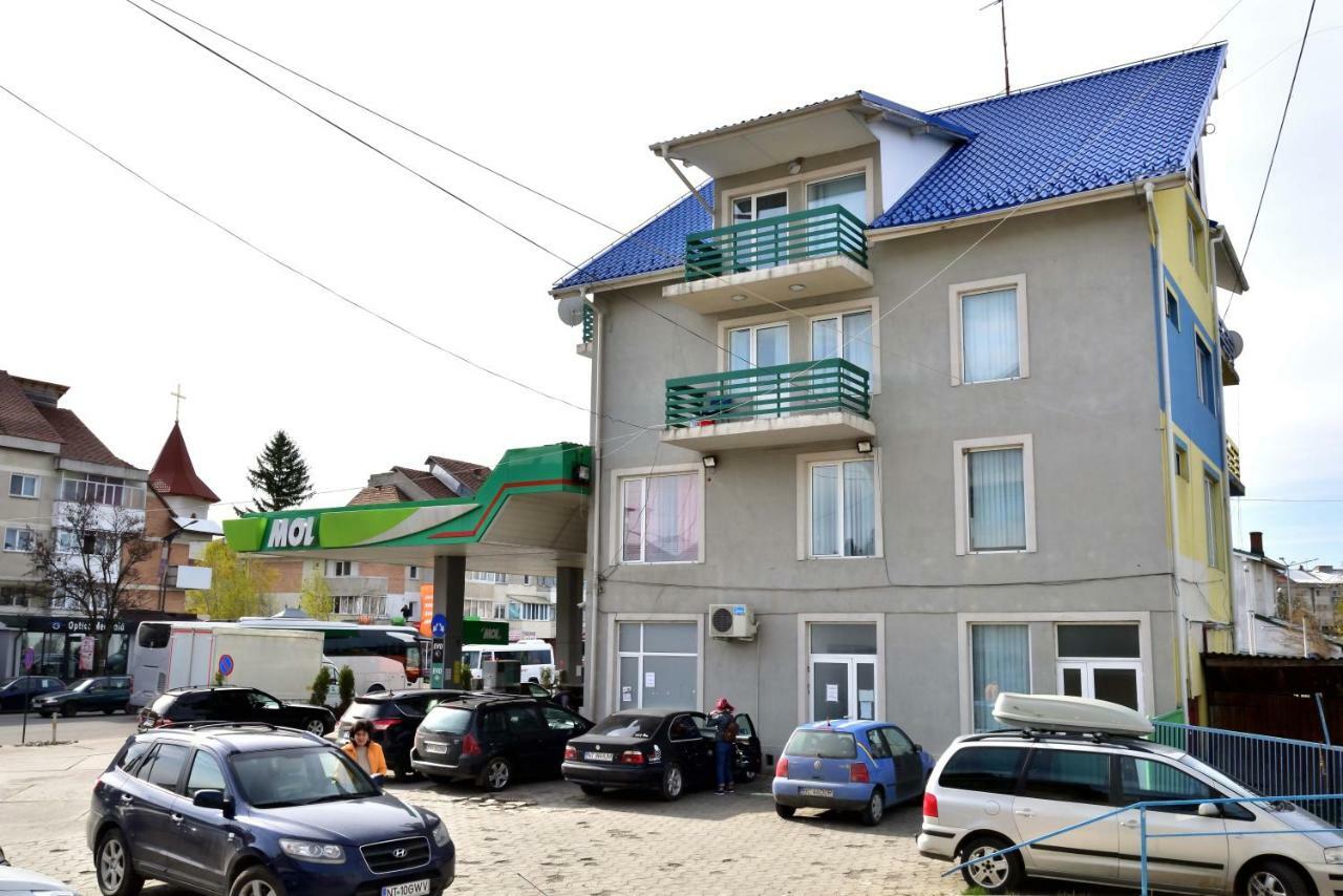 Pensiunea La Safari Targu Neamt Exteriér fotografie