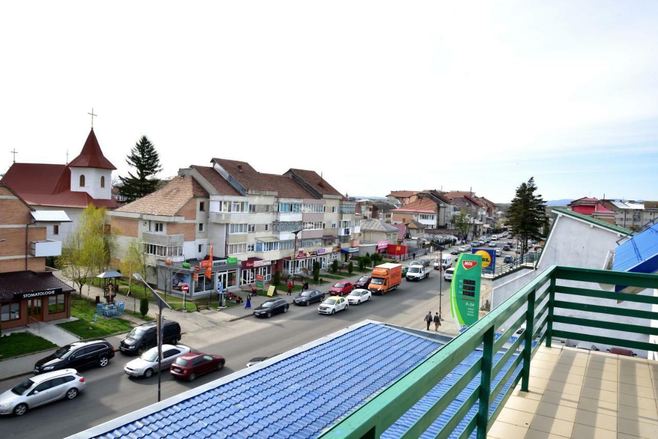 Pensiunea La Safari Targu Neamt Exteriér fotografie
