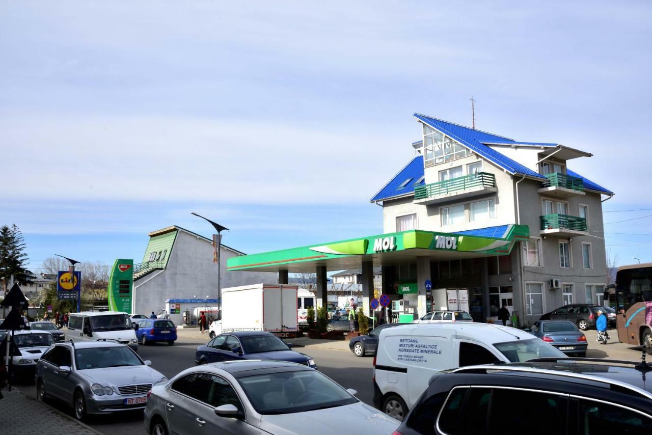Pensiunea La Safari Targu Neamt Exteriér fotografie
